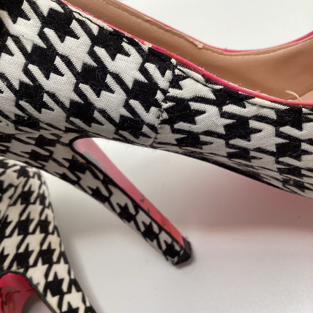 Betsey Johnson Taylr Black Houndstooth heels. Size 7.5 - Picture 13 of 13